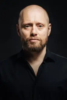 Aksel Hennie como: (voice)