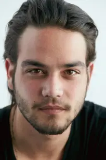 Daniel Zovatto como: Money