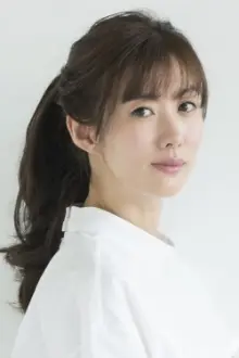 Rie Tomosaka como: Makiko Yasuno