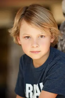 Finn Carr como: Jack Cooper