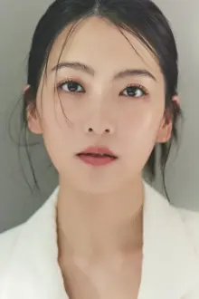 Kang Ji-young como: Sara Aoyama