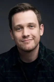 Michael Arden como: Derek Frost