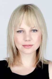 Adelaide Clemens como: Camilla Dickinson