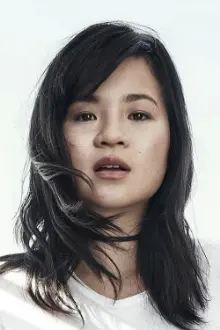 Kelly Marie Tran como: Rose Tico (voice)