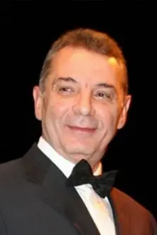 Mahmoud Hemida como: Doctor Mahmoud Abdel Salam
