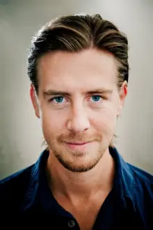 Pål Sverre Hagen como: Thomas