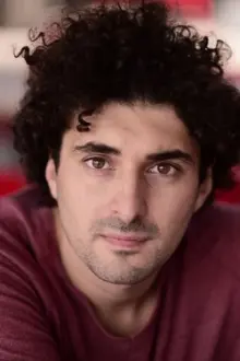 Luca Avagliano como: Antonio Spataro