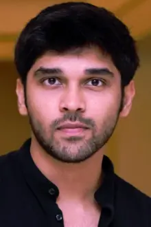 Dhruv Vikram como: Varmaa Vasudevan