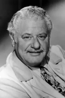 Alan Hale como: Joe Grogan (archive footage)