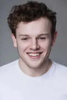 Callum Woodhouse como: Tristan Farnon