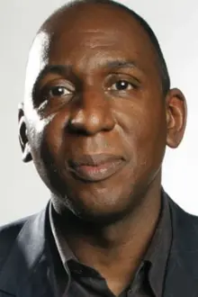 Colin McFarlane como: The Barman