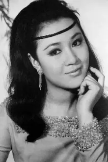 Wang Ping como: Sung Ying Ying