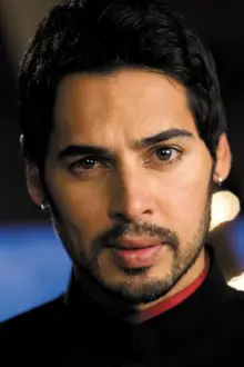 Dino Morea como: Dev