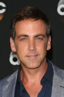 Carlos Ponce como: Adrián Martorel