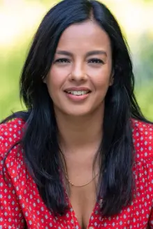 Liz Bonnin como: 