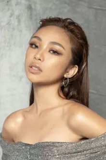 Maymay Entrata como: Shine