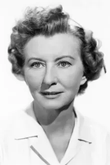 Irene Ryan como: Mrs. Shaw