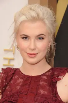 Ireland Baldwin como: Macey Duncan