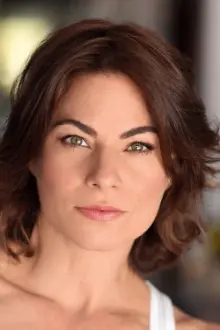 Traci Dinwiddie como: Peyton