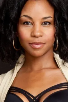 Aasha Davis como: Bina