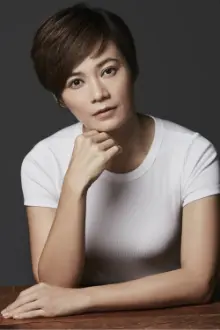 Yeo Yann Yann como: Lim Hwee Leng