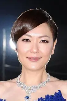 Kristal Tin como: May Tam Mei-ching