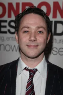 Reece Shearsmith como: Benjamin Denton / Papa Lazarou / Pamela Doove / Ross Gaines / Cathy Carter-Smith / Ollie Plimsoles / Vinnie Whytenshawe / Mr Lisgoe / Bernice Woodall / Dean Tavalouris / Edward Tattsyrup / Geoff Tipps / Judee Levinson