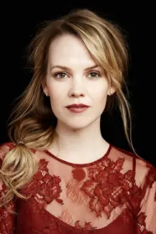 Abbie Cobb como: Mira