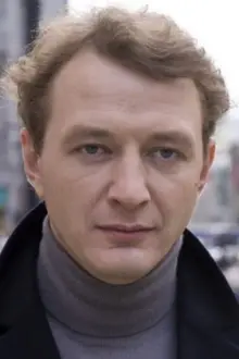 Marat Basharov como: Chizhikov