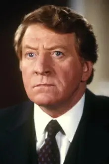 Clive Revill como: Frank Wheatley