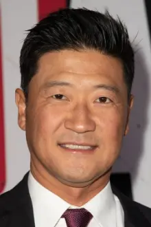 Tom Choi como: Bo