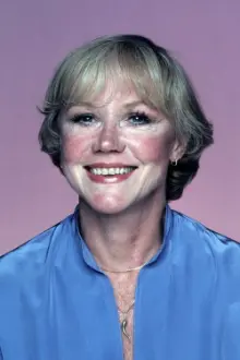 Audra Lindley como: Mrs. Corcoran