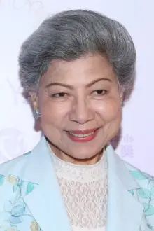 Helena Law Lan como: Mrs. Bud Lung / Granny Wong