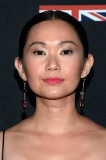 Hong Chau como: Sarah / Sharon / Aka