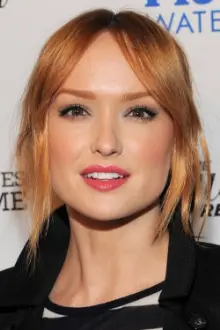 Kaylee DeFer como: Michelle