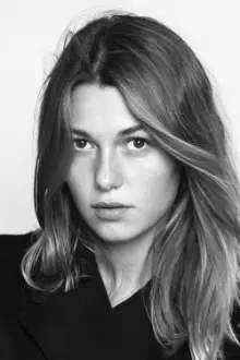 Mathilde Ollivier como: Claire