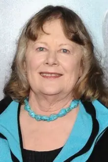 Shirley Knight como: Aunt Claire