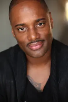 Charles Malik Whitfield como: Lieutenant Eddie Fulton