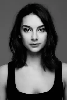 Sophie Desmarais como: Amélie Boutet