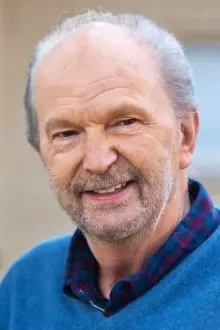 Michael Gwisdek como: Professor Sörensen