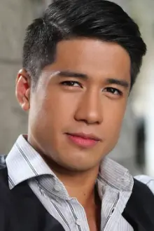 Aljur Abrenica como: Arthur Ochoa