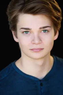 Elijah Stevenson como: Todd