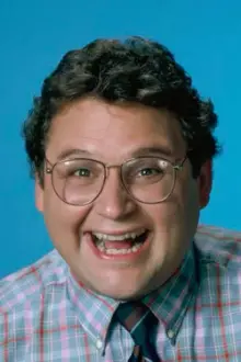 Stephen Furst como: 