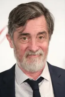 Roger Rees como: Prince Charles