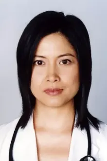 Maggie Shiu como: Ms. Chan