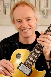 Snowy White como: Himself - Guitar