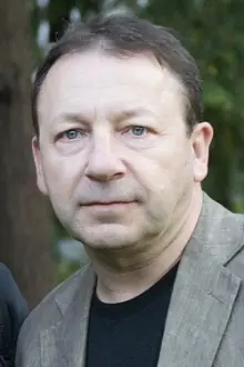 Zbigniew Zamachowski como: Dziennikarz