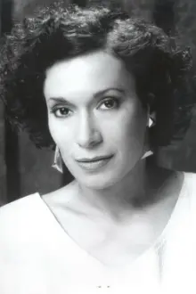 Silvana Gallardo como: Alice Roberti