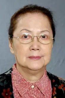 Teresa Ha Ping como: Yau's mother