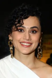 Taapsee Pannu como: Ela mesma